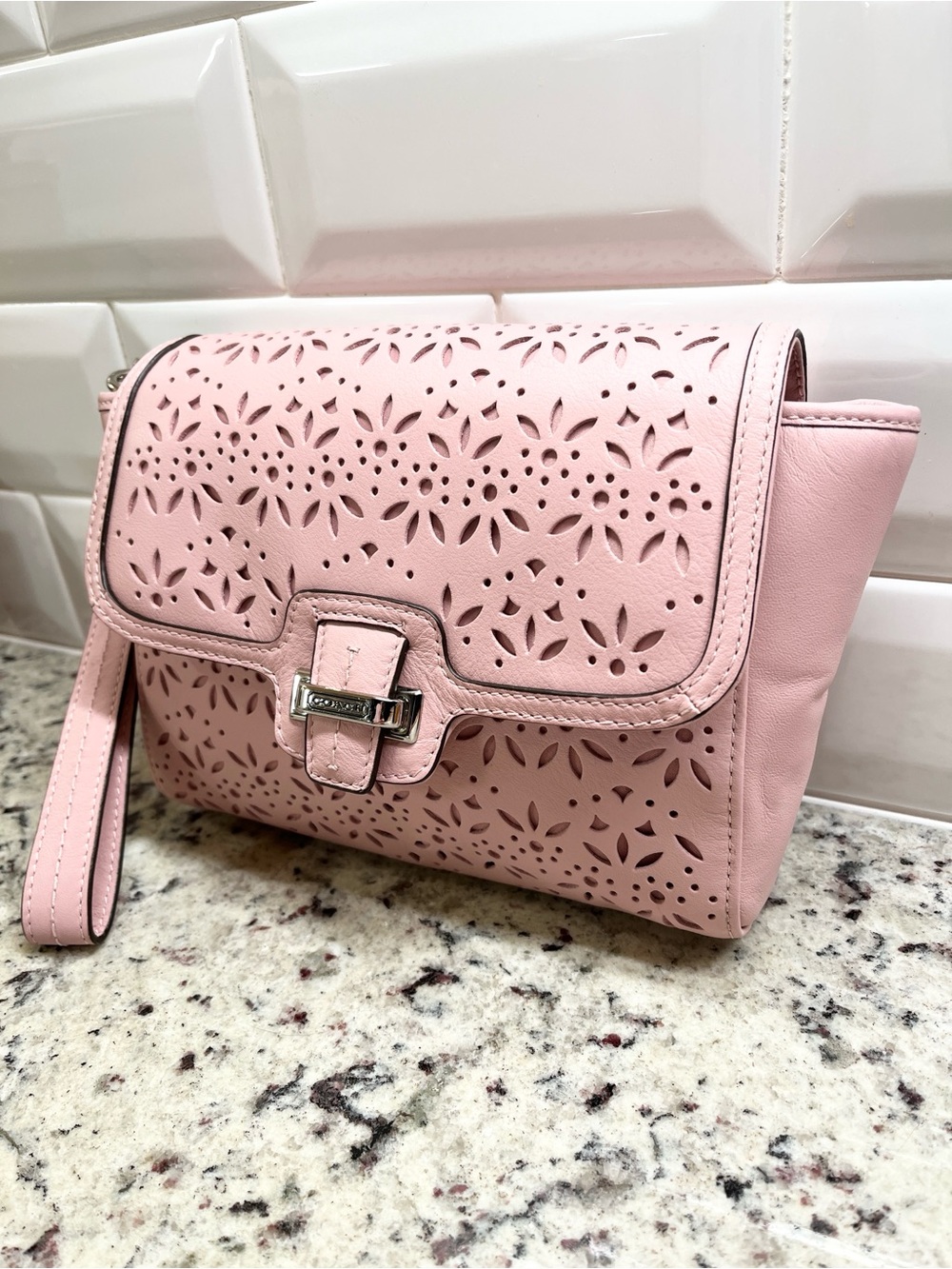 Coach Taylor Pink Leather Eyelet Flap Clutch EUC - Picture 3 of 12